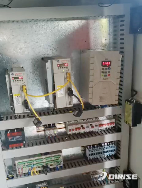 德瑞斯變頻器數(shù)控車(chē)床應(yīng)用現(xiàn)場(chǎng)